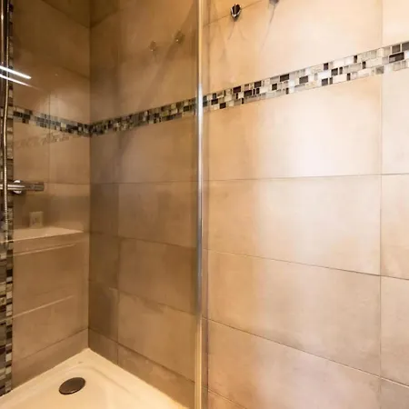 Hyper Centre, Croisette, Plages Et Palais A Pied - Hyper Centre, Croisette, Plages Et Palais A Pied Mae-2333 *